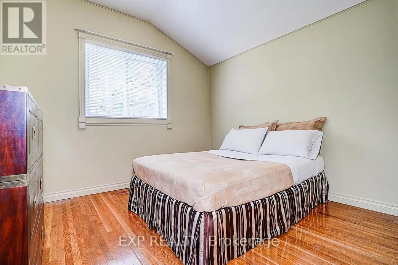 62 KEMPSELL CRESCENT, Toronto, Ontario, Canada. - Photo 20