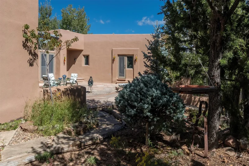 870 Paseo de Don Carlos, Santa Fe, NM 87501, Santa Fe, NM, United States. - Photo 61