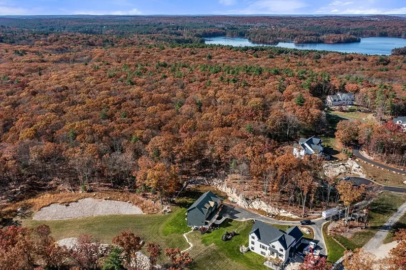 Exquisite new construction in Whisper Way