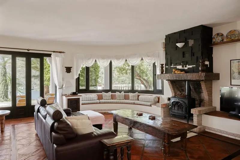 Istan Country House