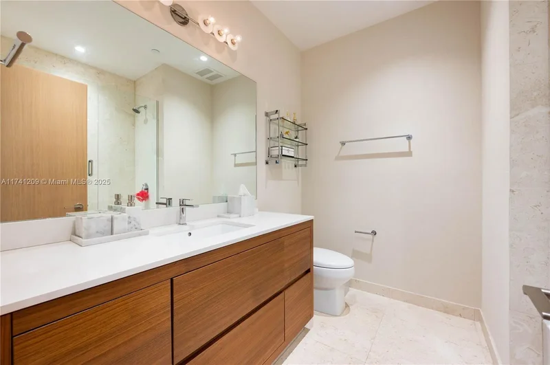 3581 E Glencoe St 301, Miami, Florida, United States. - Photo 18