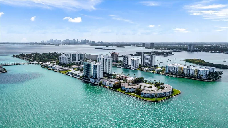 7939 East Dr 15, Miami Beach, Florida, United States. - Photo 29