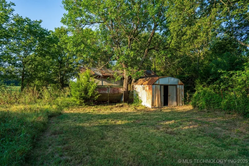 24609 E Lakeview Road, Yale, OK 74085, Yale, Oklahoma, United States. - Photo 64