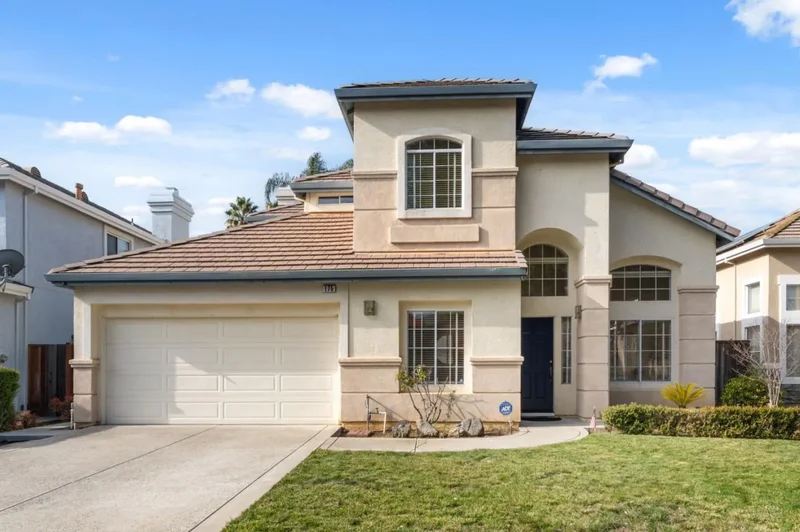 Single Family Residence in San Jose