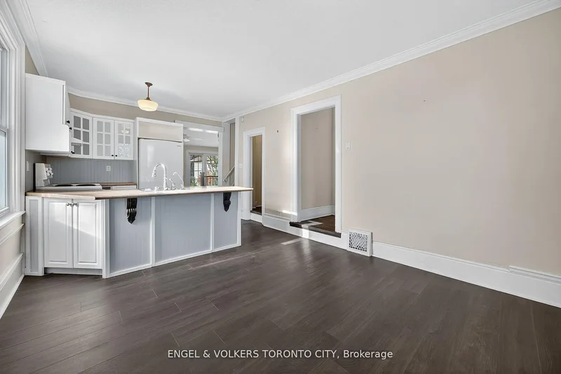 52 Parkside Drive, Barrie, Ontario, Canada. - Photo 2