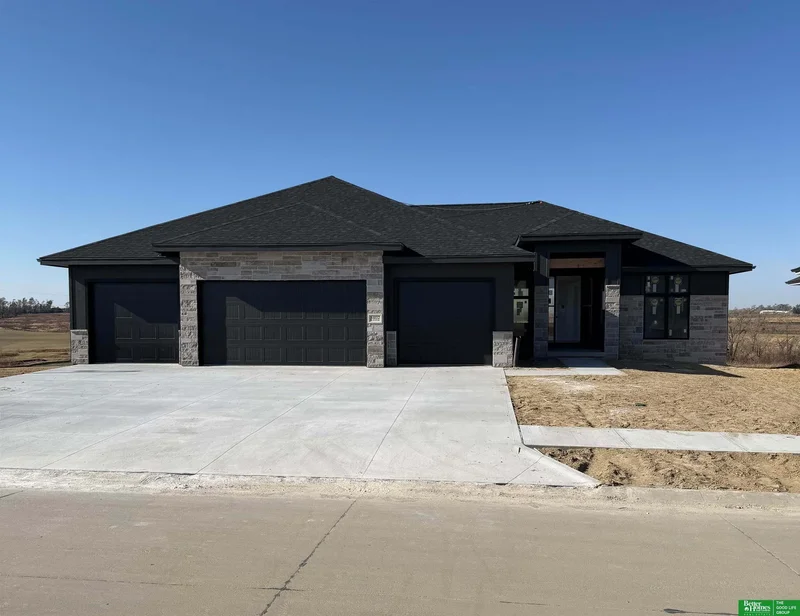 5402 N 213th Street, Elkhorn, NE 68022, Omaha, Nebraska, United States. - Photo 18