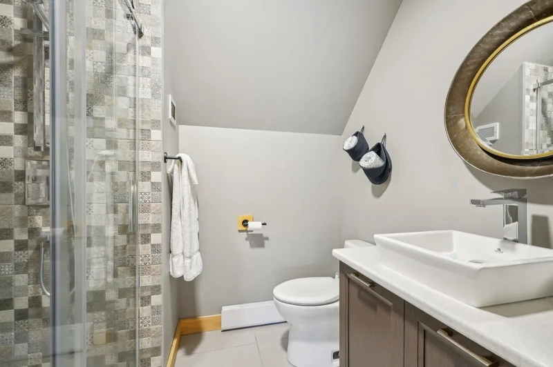 121 Ch. du Pavillon-Kanata, Amherst, Quebec, Canada. - Photo 36