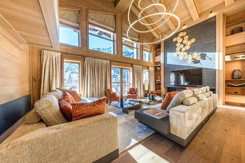 MAGNIFICENT PENTHOUSE WITH LUXURIOUS FEATURES