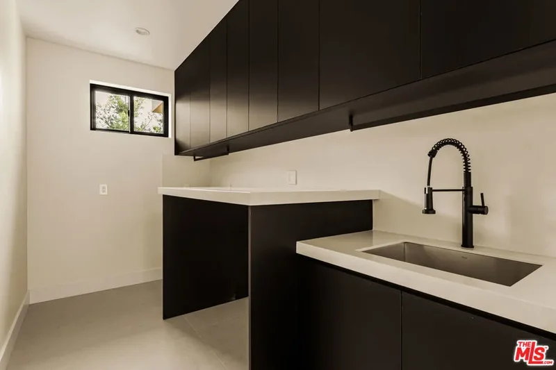 4528 Matilija Avenue, Los Angeles, California, United States. - Photo 30