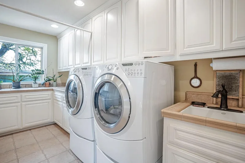 4 Bedrooms Single Family Detached