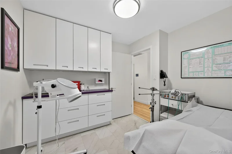 634 Park Avenue, Huntington, NY 11743, Halesite, New York, United States. - Photo 41