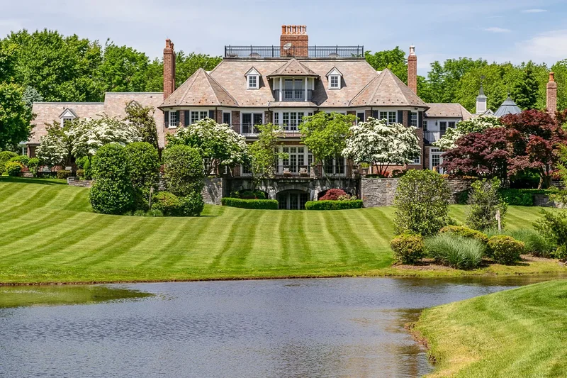Private Compound With Every Amenity Imaginable