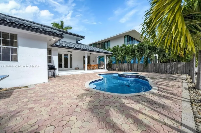 2940 NE 164th St, North Miami Beach, FL, 33160, USA, Golden Beach, Florida, United States. - Photo 14