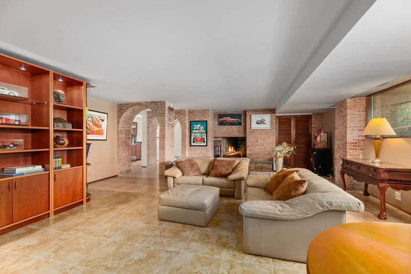 1200 Regency Lane , Lake Forest, IL 60045, Lake Bluff, Illinois, United States. - Photo 34
