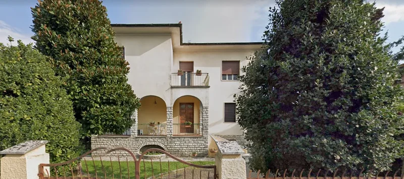 Villa in vendita a Lucca composto da 10vani