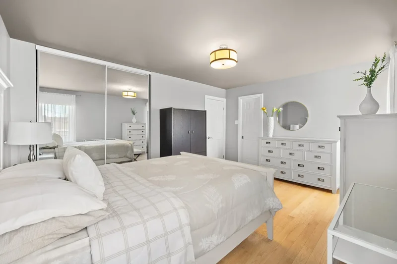 Laval, Quebec, Canada. - Photo 2