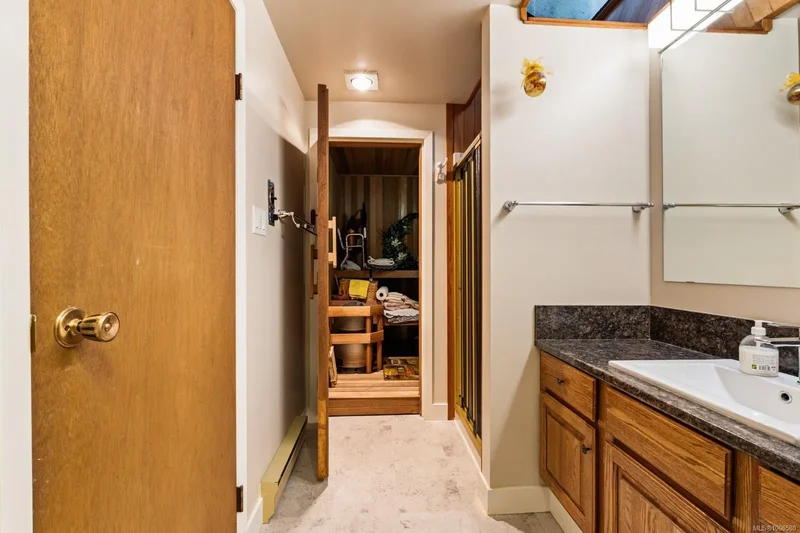 8833 Haro Park Terr, North Saanich, BC V8L 3Z3, North Saanich, British Columbia, Canada. - Photo 50