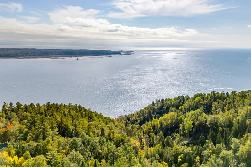 Ch. du Cap-aux-Corbeaux S., Baie-Saint-Paul, Quebec, Canada. - Photo 2