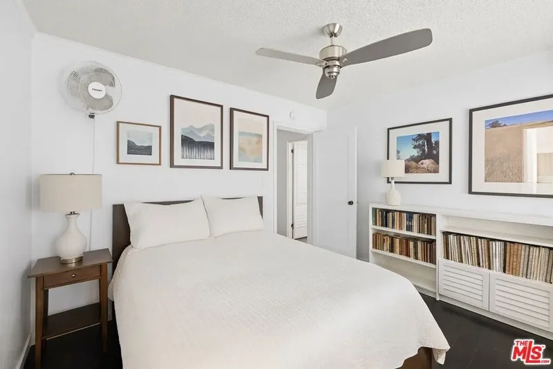 946 Hilldale Avenue, Los Angeles, California, United States. - Photo 17