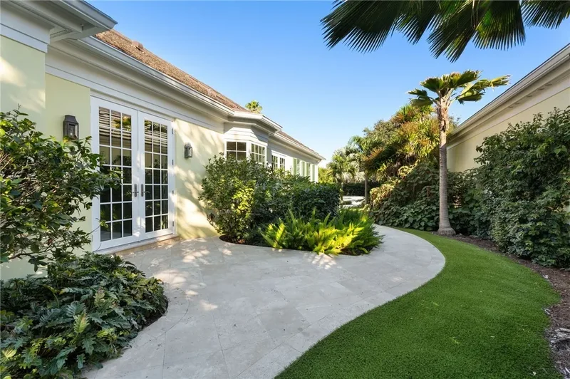 201 Sundial, Vero Beach, Florida, United States. - Photo 16
