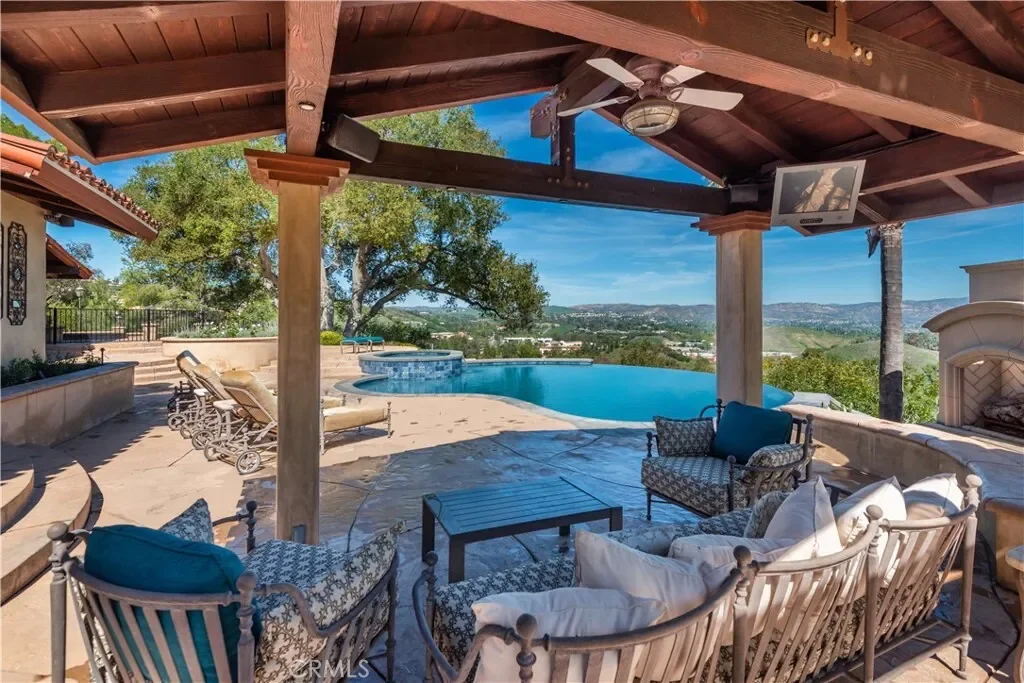 23815 Park Belmonte, Hidden Hills, California, United States. - Photo 16