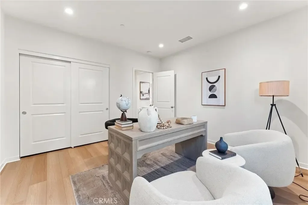136 Newburry, Irvine, California, United States. - Photo 11