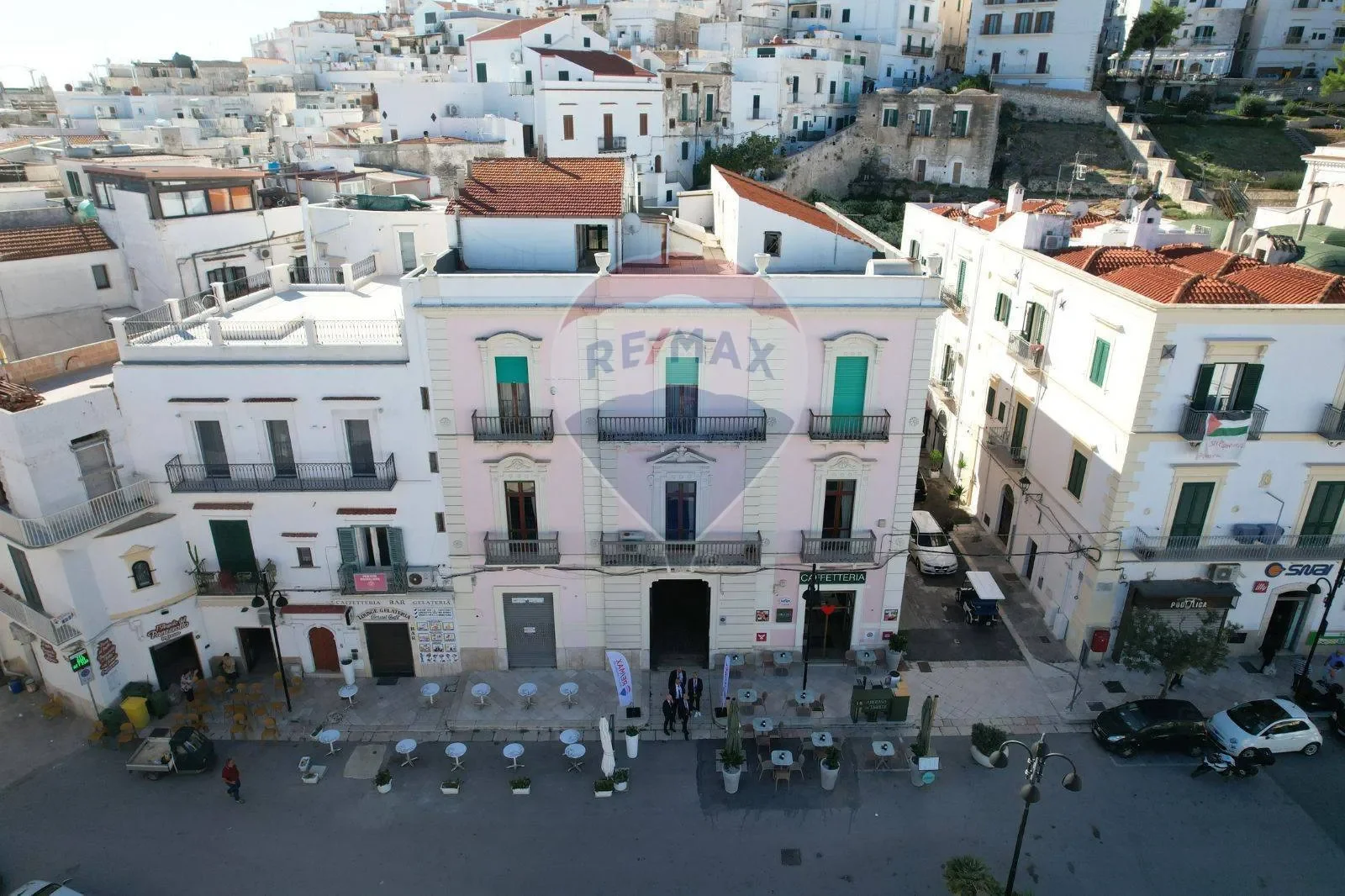 Exterior photo 2