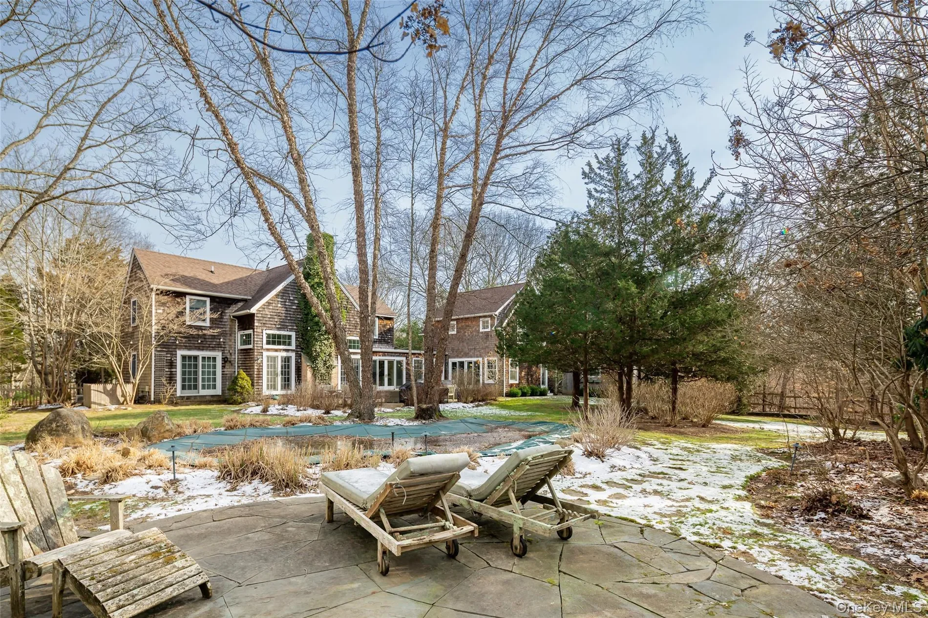Exterior photo 9