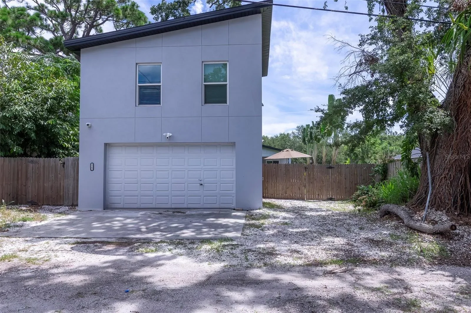 Exterior photo 11