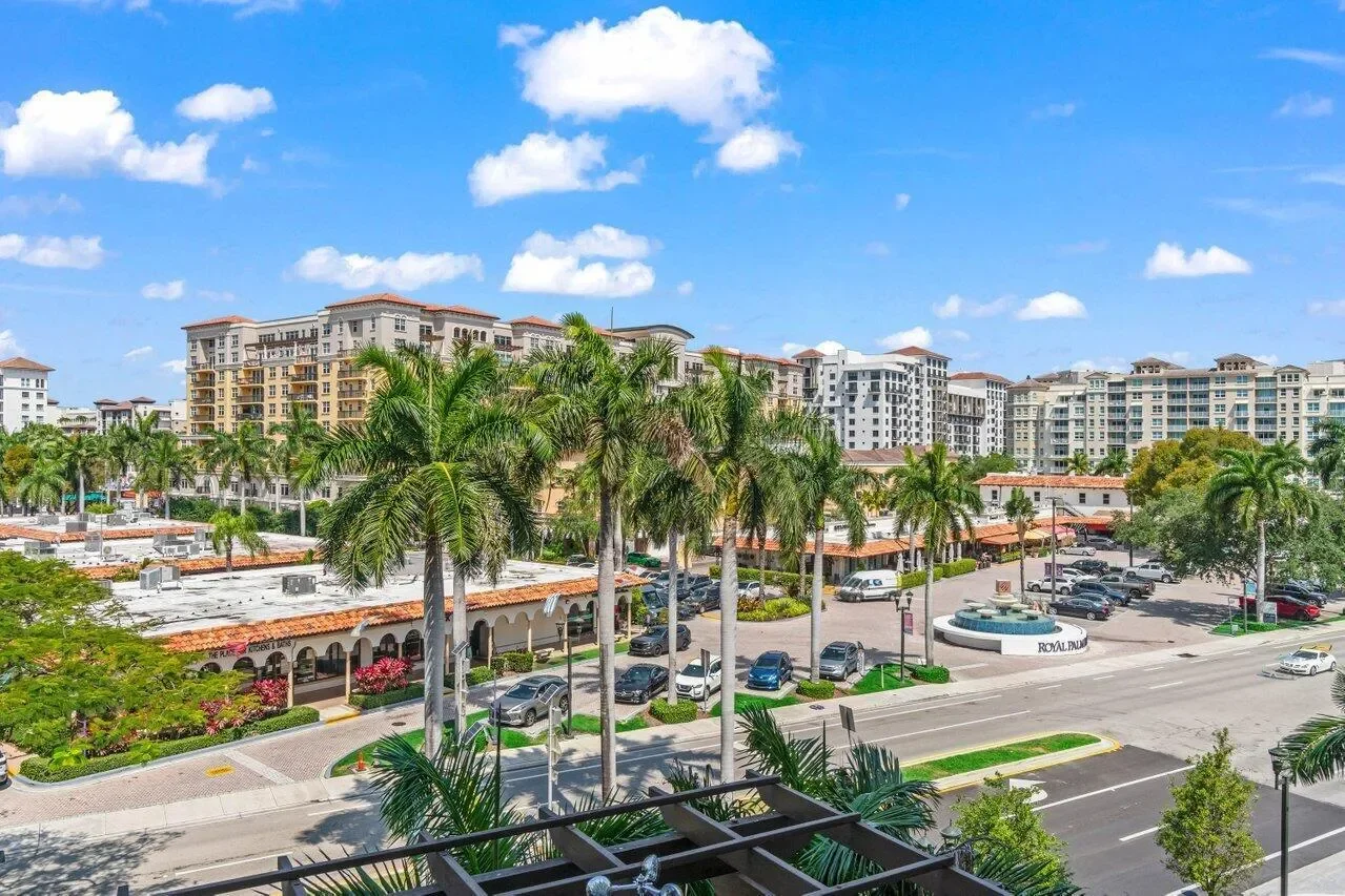 220 SE Mizner Boulevard, Boca Raton, Florida, United States. - Photo 28