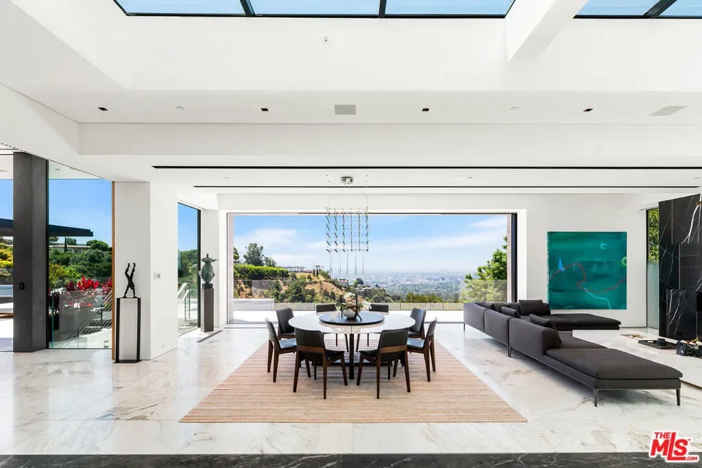 1108 Wallace, Beverly Hills, California, United States. - Photo 32