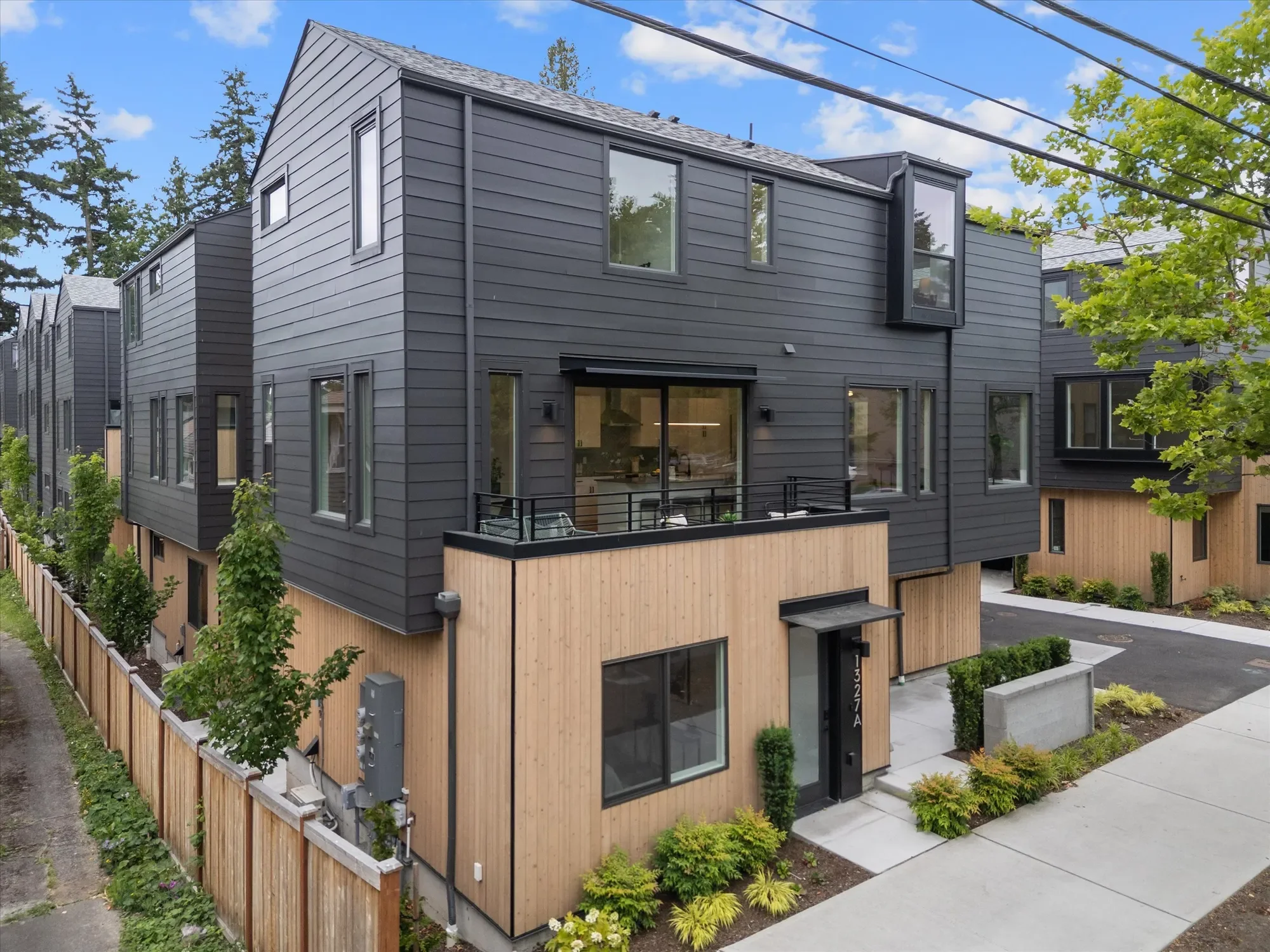 1327 N 185th St Unit #A , Shoreline, WA 98133, Seattle, Washington, United States. - Photo 34