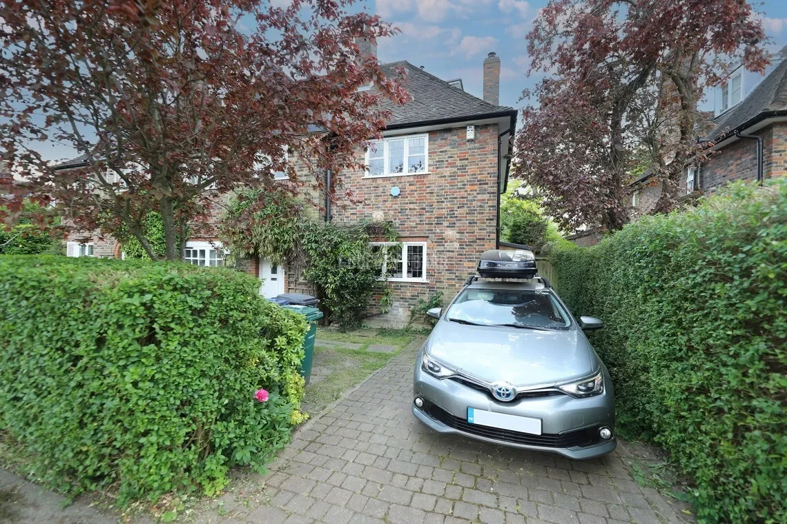 Brim Hill Hampstead Garden Suburb N2, London, England, United Kingdom. - Photo 13