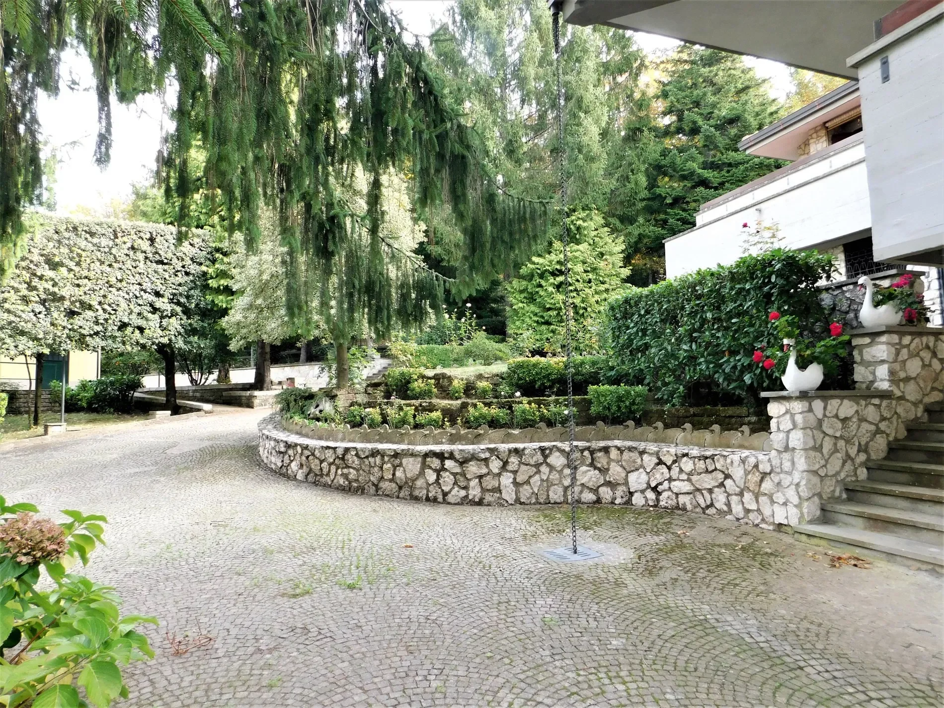 Exterior photo 12