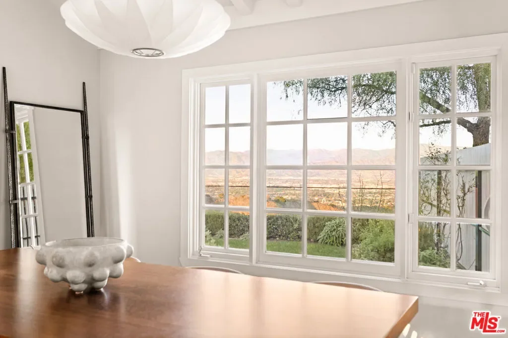 12417 Mulholland Drive, Los Angeles, California, United States. - Photo 3