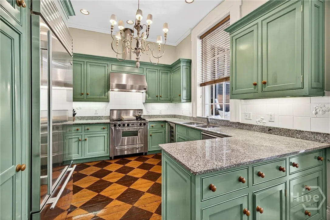 203 W Charlton Street, Savannah, Georgia, United States. - Photo 10