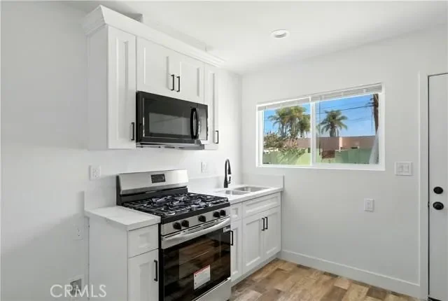523 W 78th Street, Los Angeles, CA 90044, Los Angeles, California, United States. - Photo 15