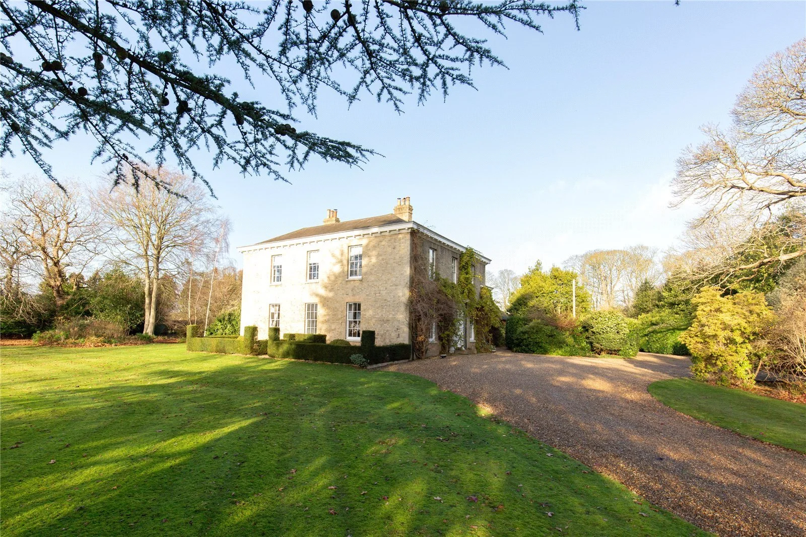 Exterior photo 9