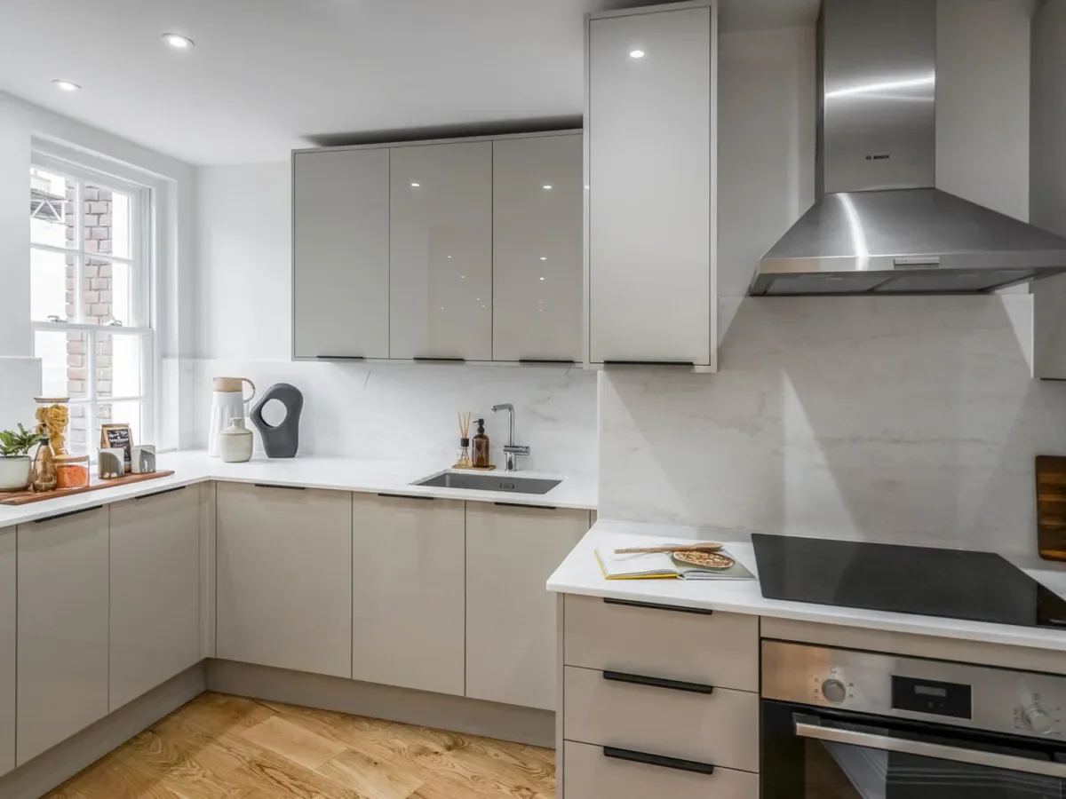 Cadogan Lane, London, SW1X, London, England, United Kingdom. - Photo 2