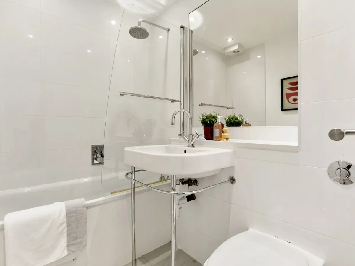 Bassett Road, London, W10, London, England, United Kingdom. - Photo 12