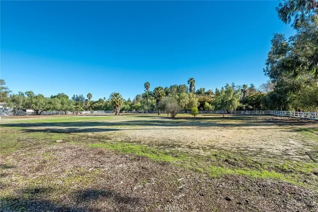 5546 PARADISE VALLEY Road, Hidden Hills, California, United States. - Photo 6