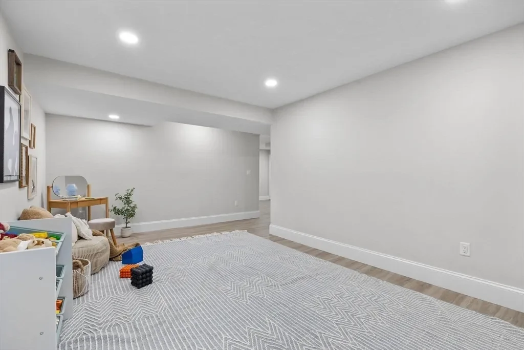 89 Wildwood St, Winchester, Massachusetts, United States. - Photo 30