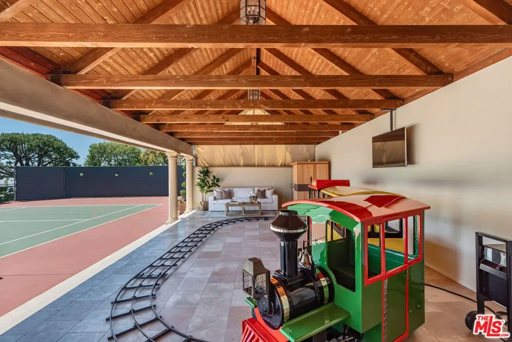 1309 Davies Drive, Beverly Hills, California, United States. - Photo 44