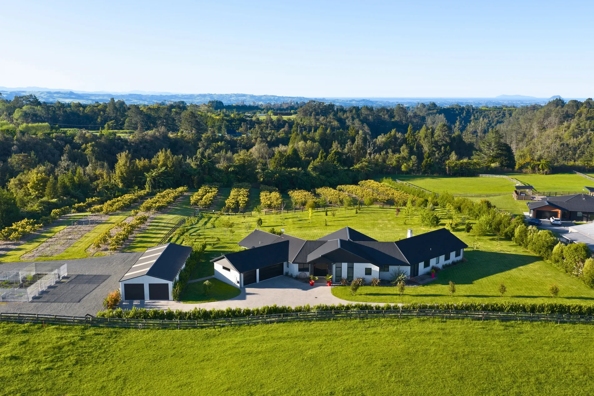 Exterior photo 7