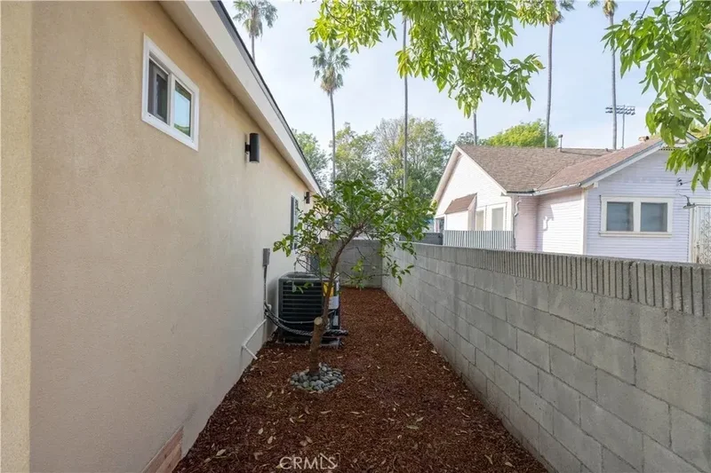 5104 8th Avenue, Los Angeles, California, United States. - Photo 42