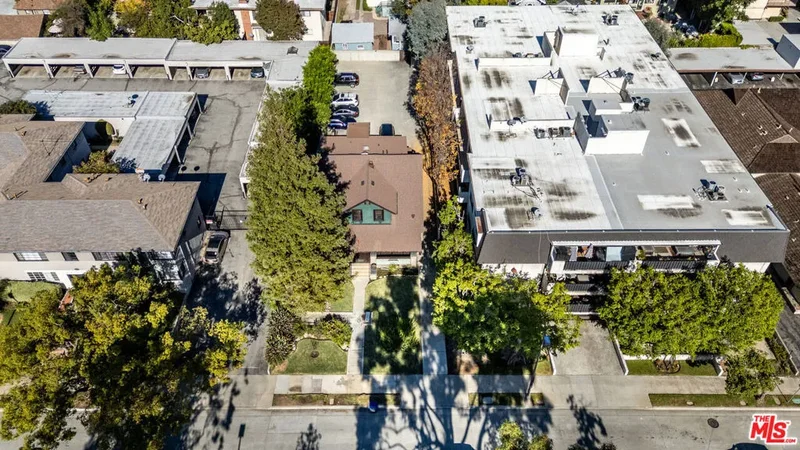 275 E California Boulevard, Altadena, California, United States. - Photo 32