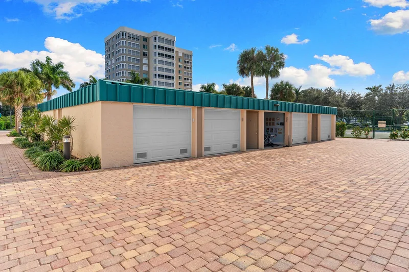 21 Bluebill Avenue , 904B, Naples, FL 34108, Naples, Florida, United States. - Photo 16