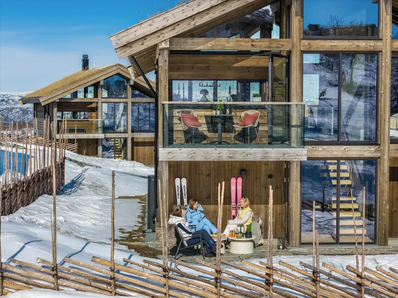 Modern mountain chalet with premium finishes, featuring 4 bedrooms, 3 bathrooms and private garage.