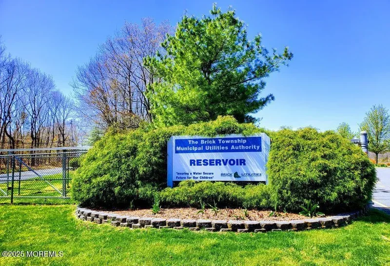 720 Maidenstone Drive, Brick Township, New Jersey, United States. - Photo 69
