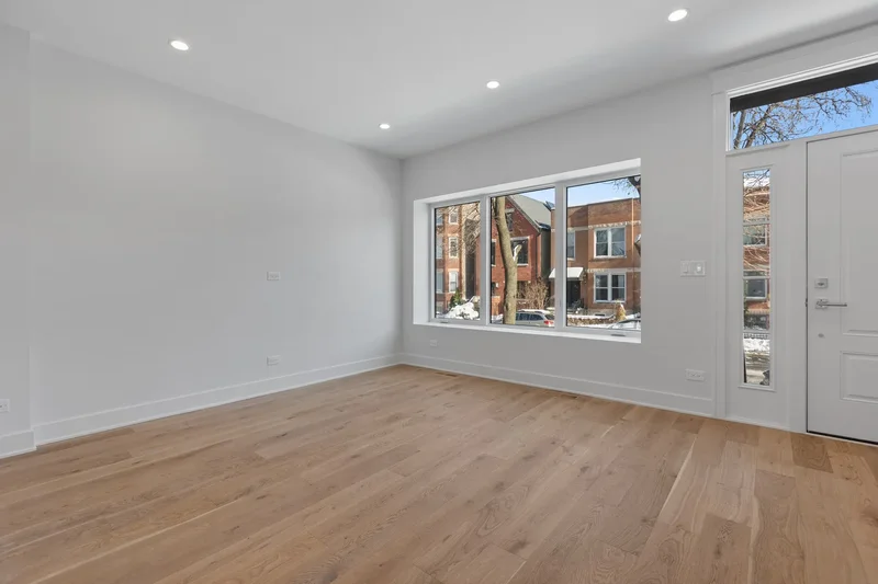 832 N Mozart Street, Chicago, Illinois, United States. - Photo 8